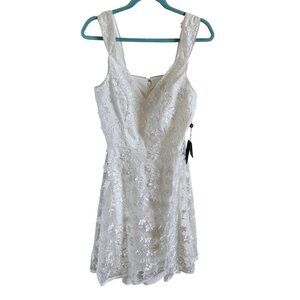 Adrianna Papell Woman SZ 10 NWT  3D Embroidered High Low Dress Ivory Fairy